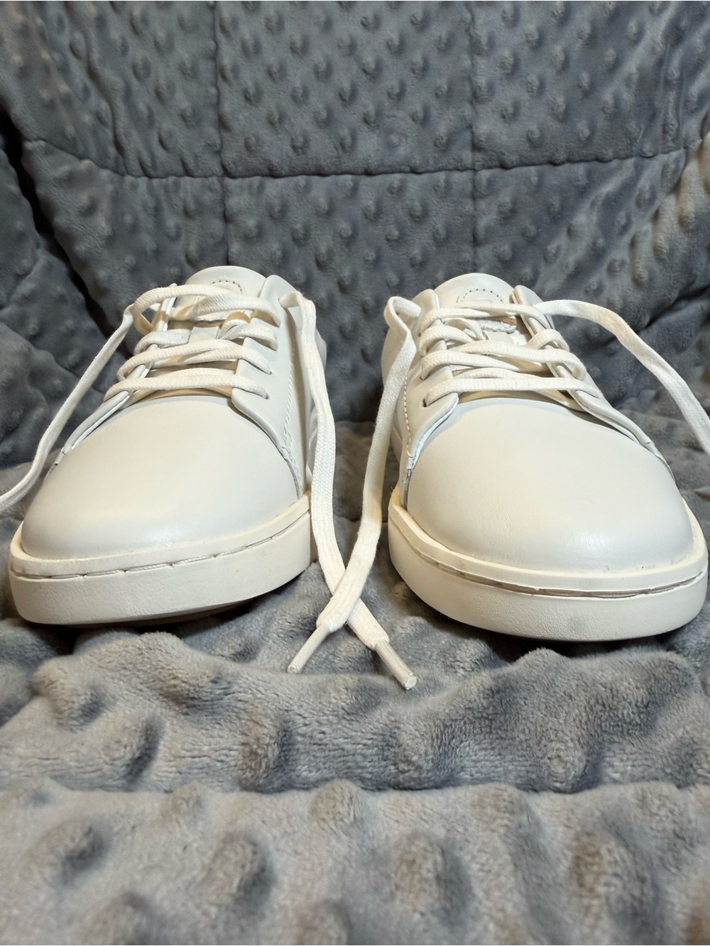 OluKai Women's White Leather Pehuea Li’ Ili Convertible Sneakers - Picture 2 of 6